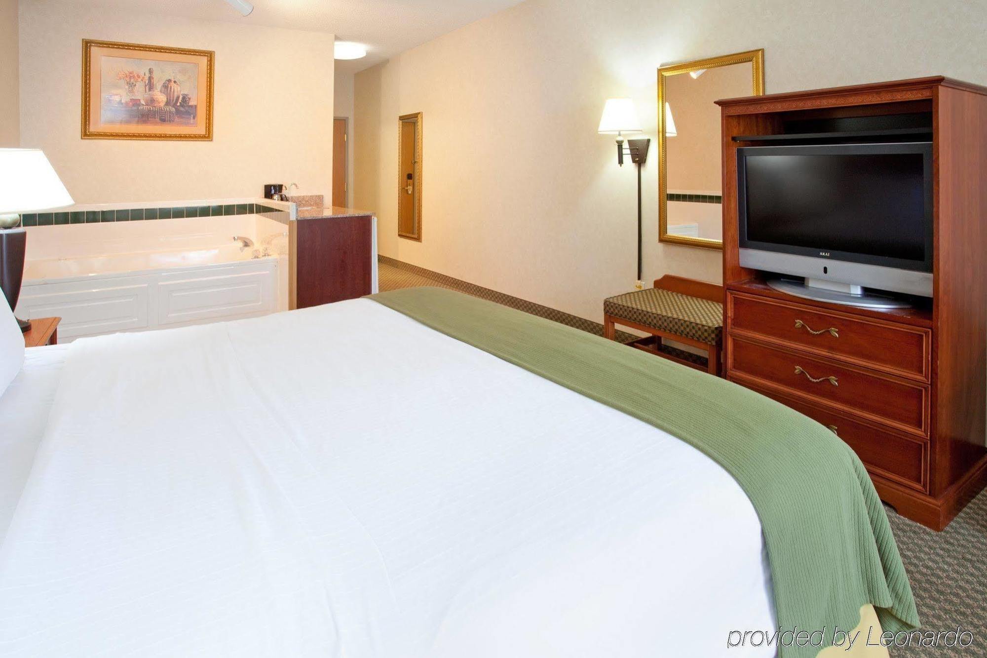 Holiday Inn Express Hotel & Suites Elkhart-South, An Ihg Hotel Ruang foto